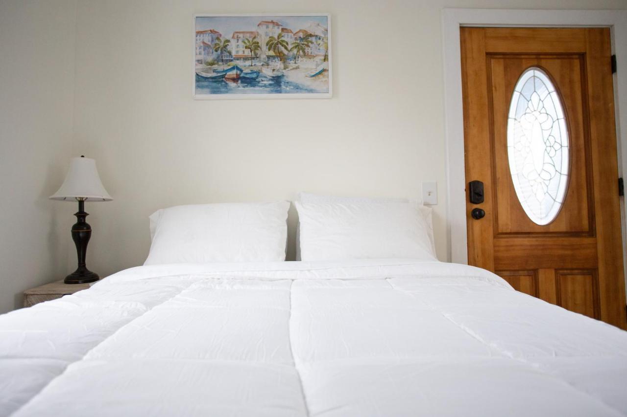 Cozy Studio - Blocks From The Ocean! Джексонвілл-Біч Екстер'єр фото