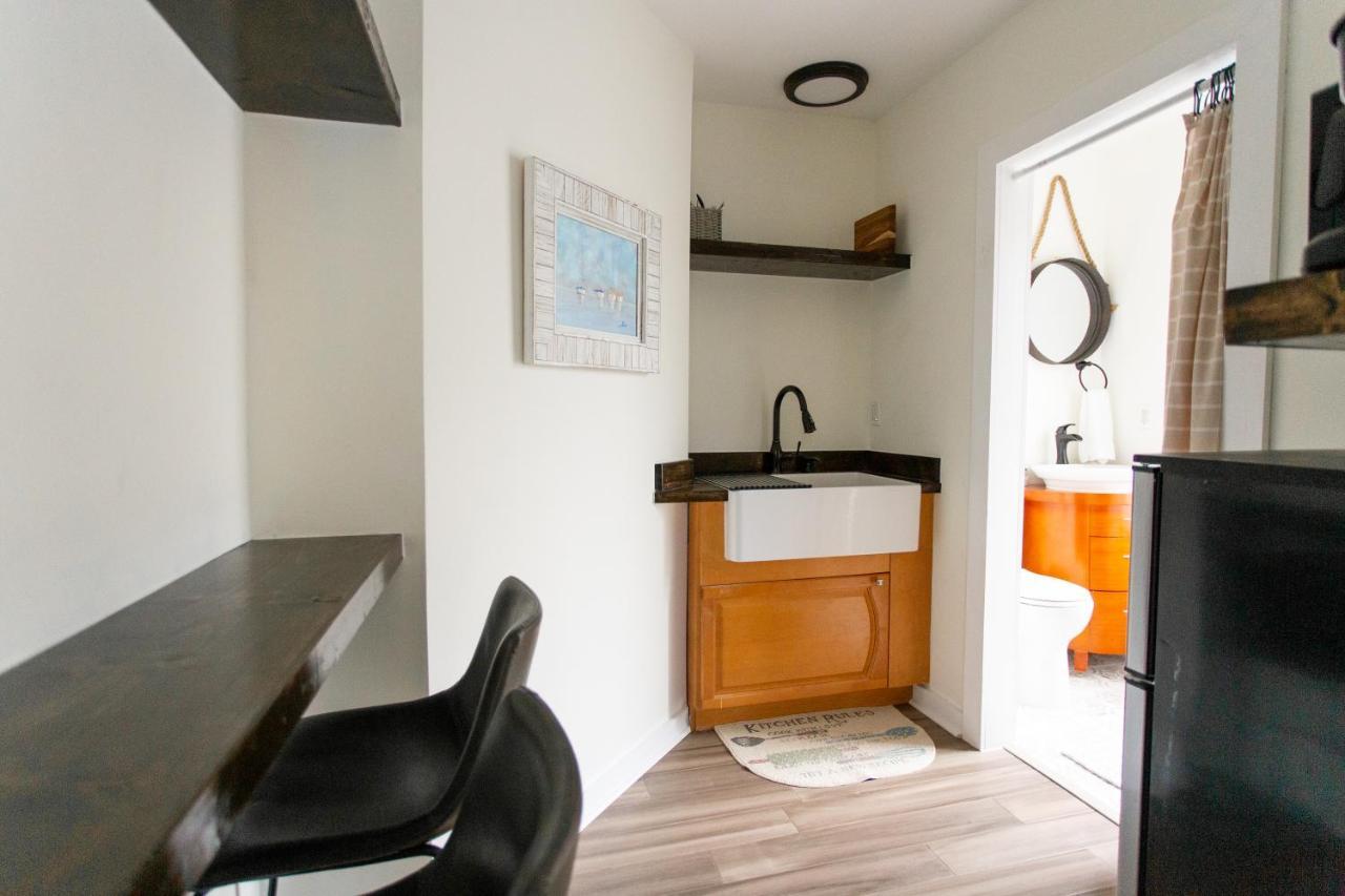 Cozy Studio - Blocks From The Ocean! Джексонвілл-Біч Екстер'єр фото