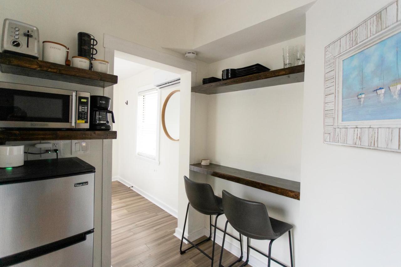 Cozy Studio - Blocks From The Ocean! Джексонвілл-Біч Екстер'єр фото
